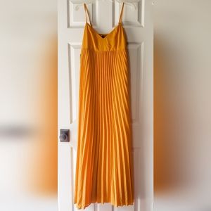 EXPRESS Pleated V-Neck Maxi Dress
